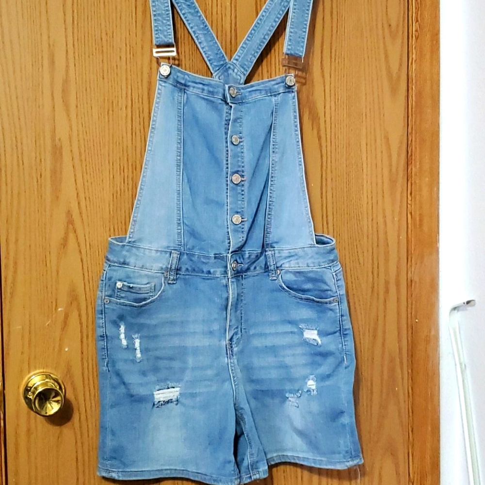 Cute Enjean Overall Denim Shorts